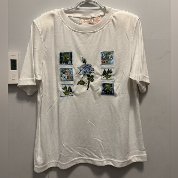 Tradition Tops - Vintage Tradition Floral blue Embroidered Tshirt M Cottage Core shoulder pads